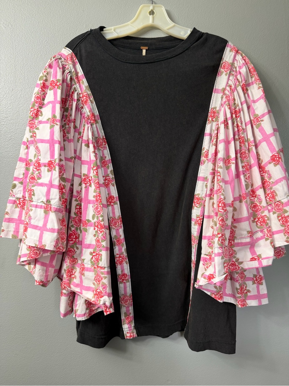 Free People Folklore Tee exaggerated plaid and floral patterned sleeve XS - Picture 5 of 9